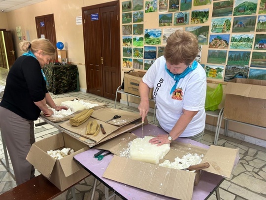 Жители села Булгаково изготовили окопные свечи для участников СВО